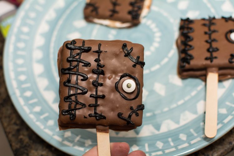 Hocus Pocus S'mores Pops - Our Kind of Wonderful